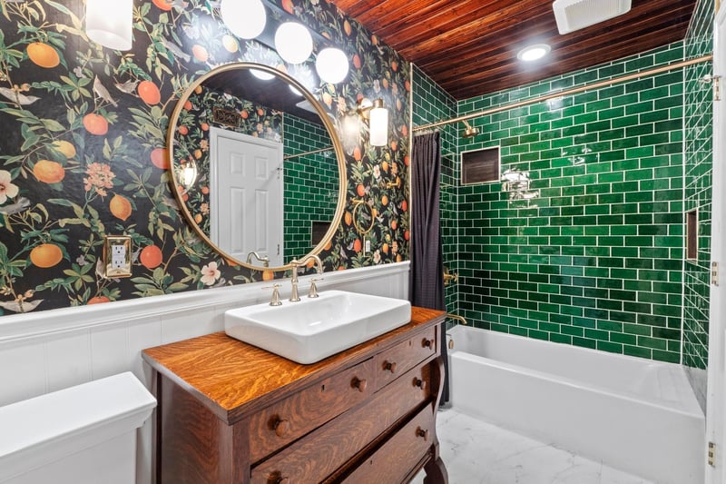 Virtual tour of 2450 Ashdale DR Unit #D-106