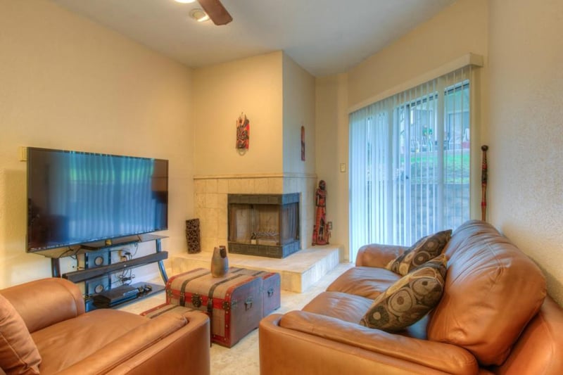 Virtual tour of 2450 Wickersham Ln Unit #M 1303