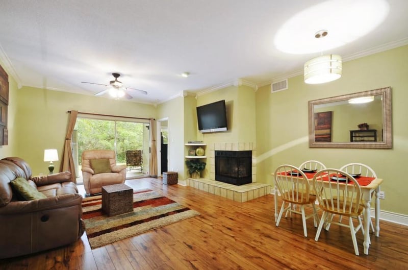 Virtual tour of 2450 Wickersham Ln Unit #F -601