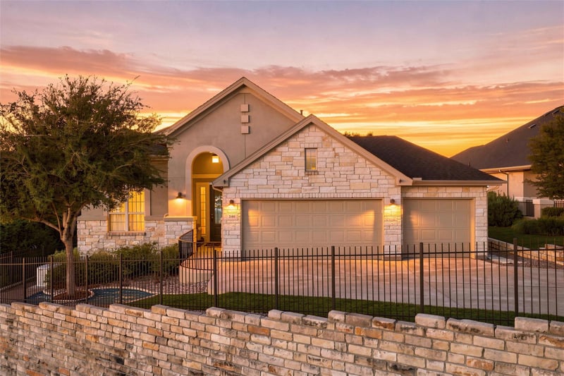 Virtual tour of 246 S Sage HOLW