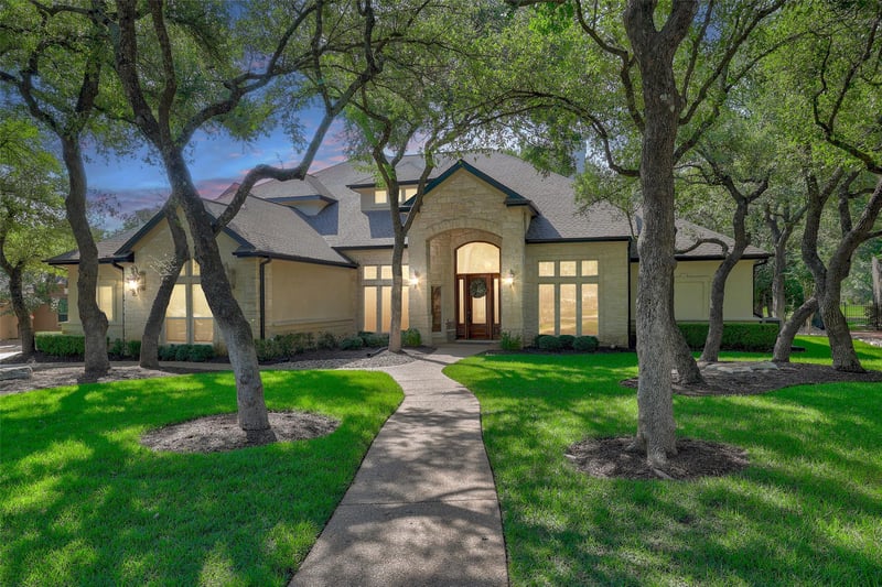 Virtual tour of 25 Meadows End Dr