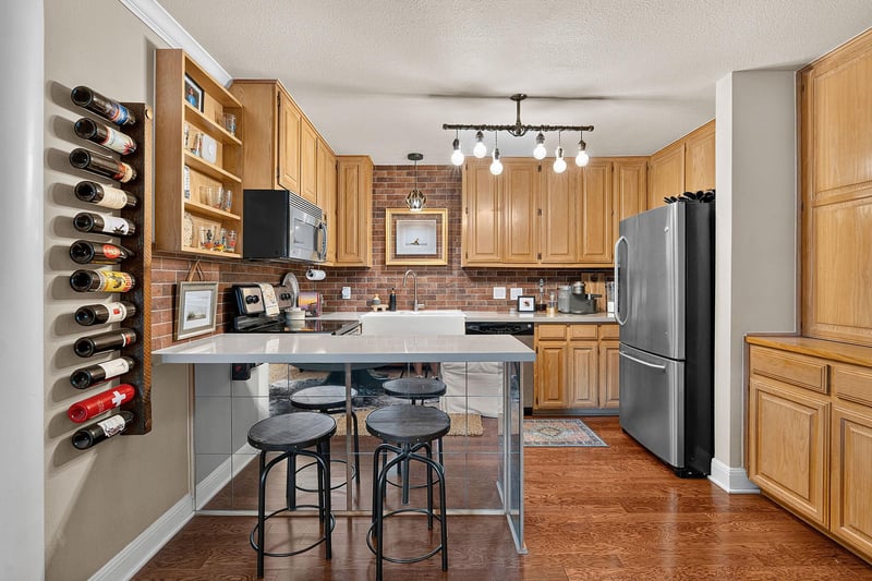 Virtual tour of 2500 Steck Ave Unit #4