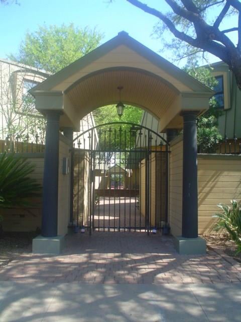 Virtual tour of 2500 Steck Ave Unit #7