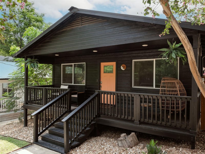 Virtual tour of 2501 E 11th St Unit #1
