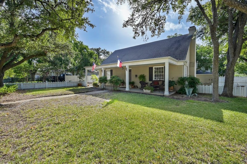 Virtual tour of 2501 Exposition BLVD