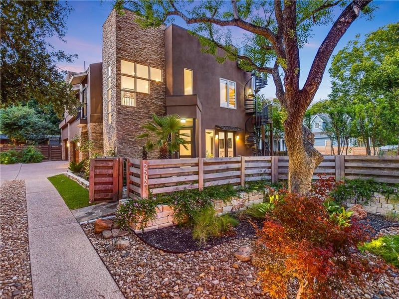 Virtual tour of 2502 Kinney RD Unit #A