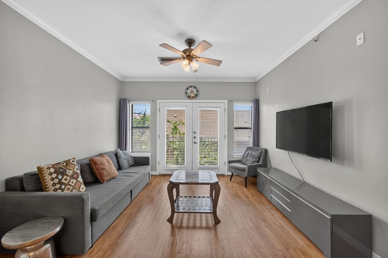 Virtual tour of 2502 Leon ST Unit #304