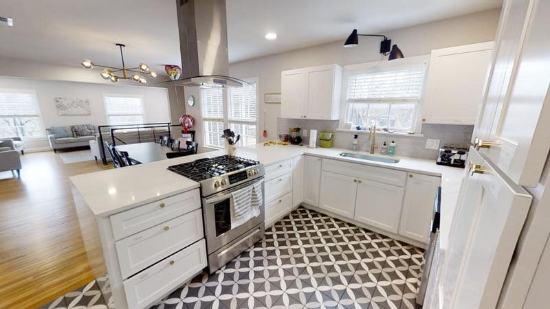 Virtual tour of 2503 Hartford RD Unit #B