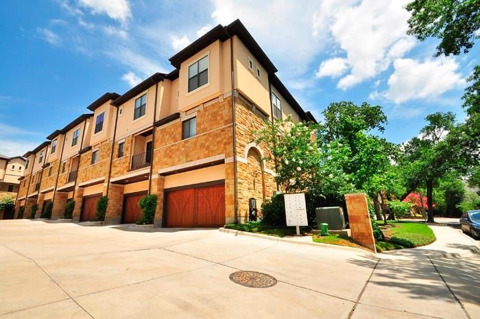 Virtual tour of 2505 Enfield RD Unit #1