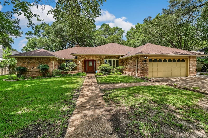Virtual tour of 2505 Royal Lytham Dr
