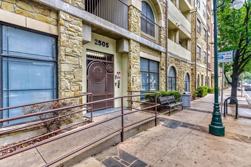 Virtual tour of 2505 San Gabriel St Unit #308