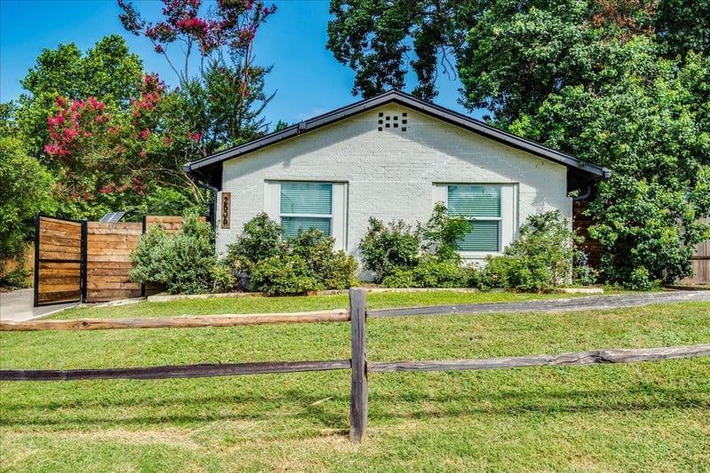 Virtual tour of 2506 Audubon PL
