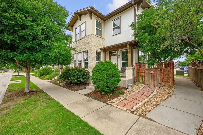 Virtual tour of 2506 Zach Scott ST