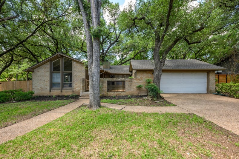 Virtual tour of 2507 Comburg Castle WAY