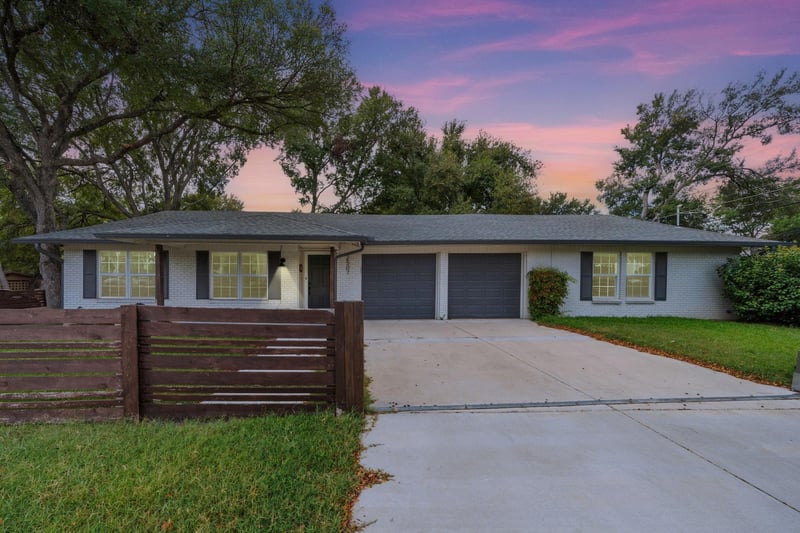 Virtual tour of 2507 Western Trails BLVD