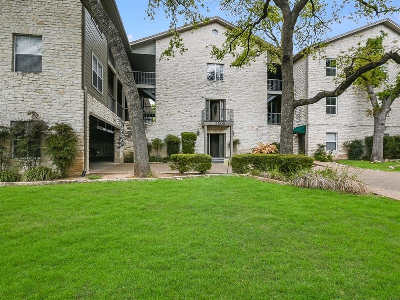 Virtual tour of 2508 Enfield RD Unit #22