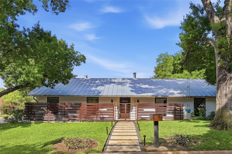 Virtual tour of 2508 Spring Creek DR