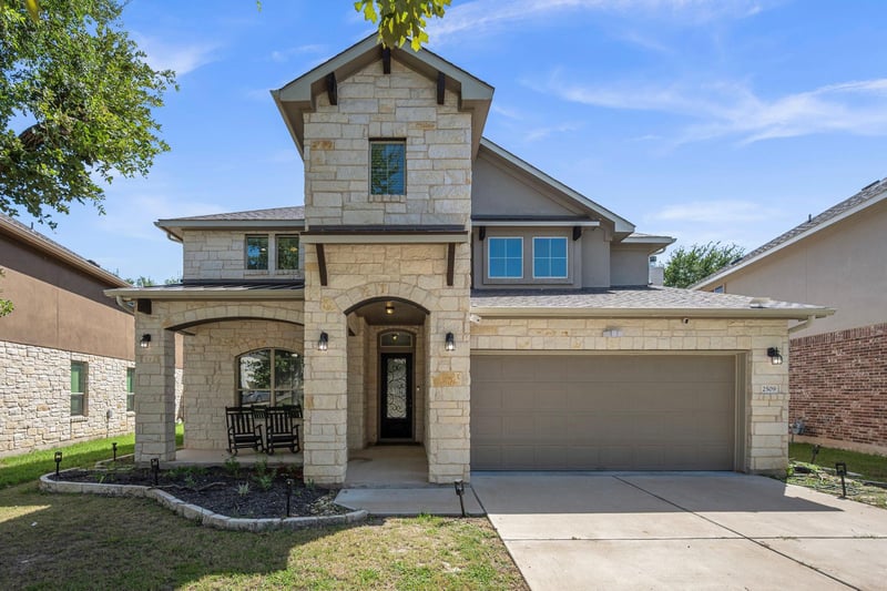Virtual tour of 2509 Etta May LN