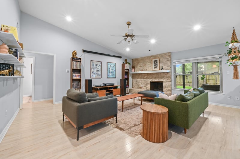 Virtual tour of 2509 Redleaf LN