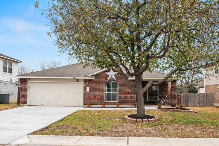 Virtual tour of 251 Bluestem St