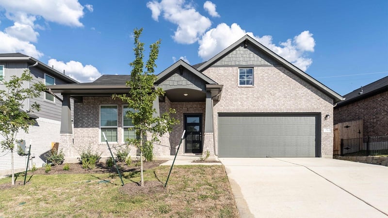 Virtual tour of 251 Grey Leaf Rd