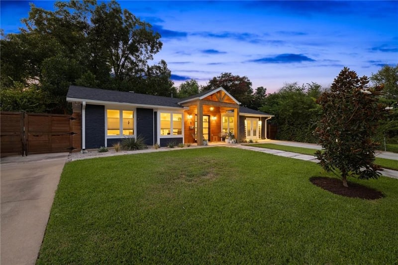 Virtual tour of 2514 Friar Tuck LN