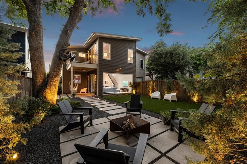 Virtual tour of 2515 Durwood ST Unit #B