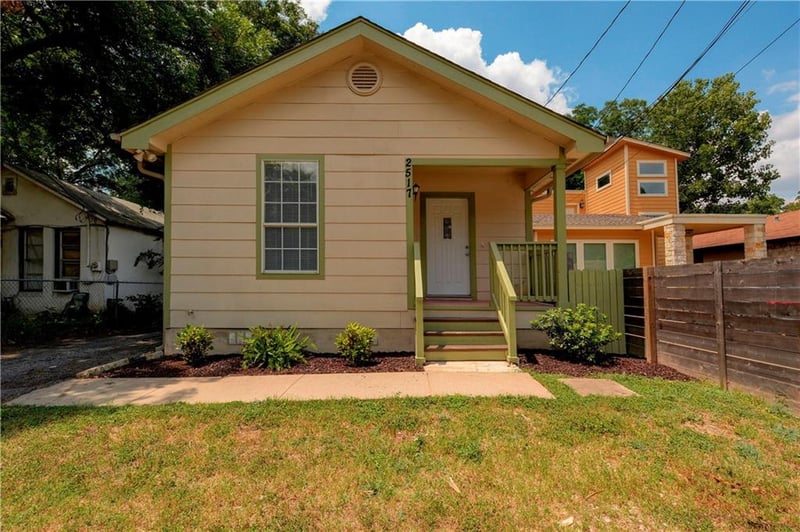 Virtual tour of 2517 E 4th St