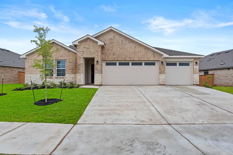 Virtual tour of 252 Rivers Edge DR