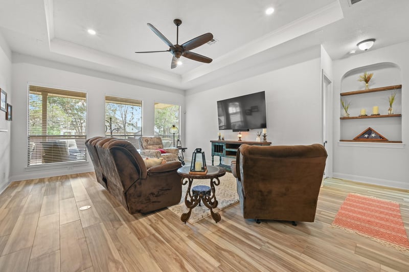 Virtual tour of 2520 Klemm ST