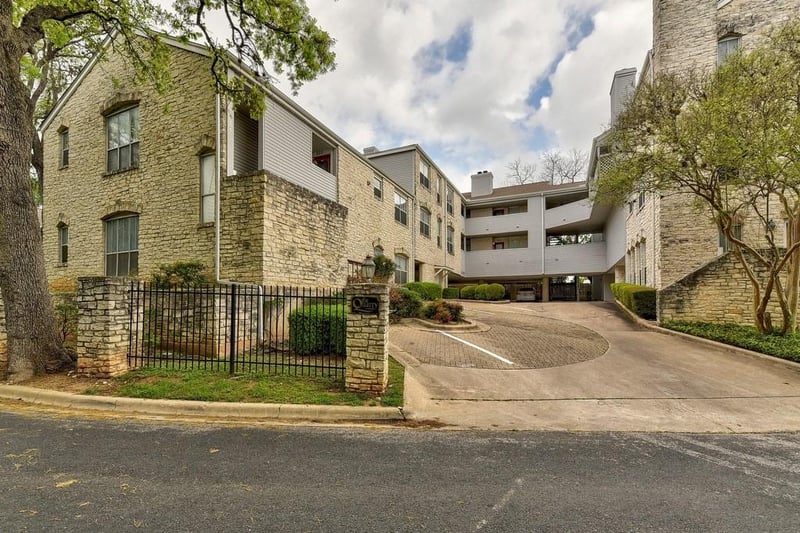 Virtual tour of 2520 Quarry RD Unit #206