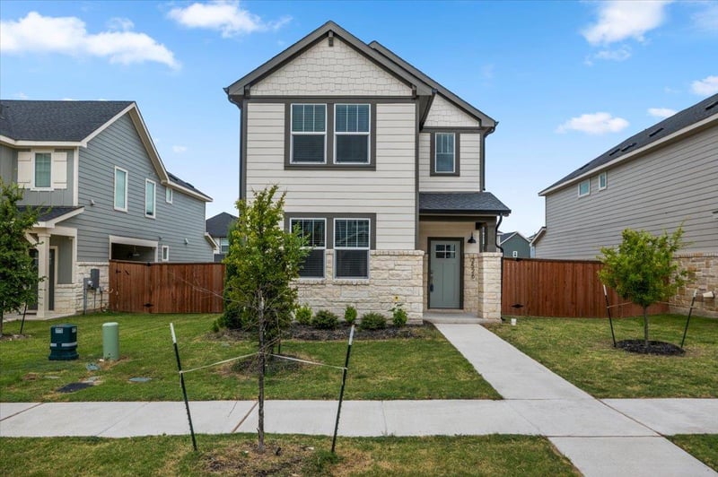 Virtual tour of 2526 Rose Archer LN