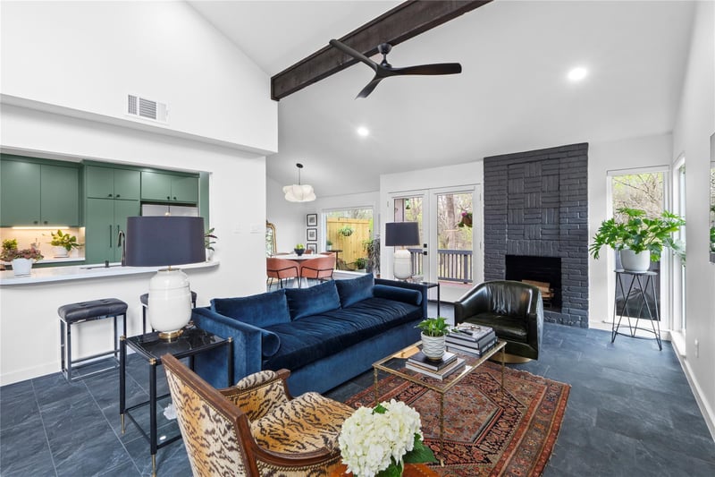 Virtual tour of 2528 Stoutwood CIR