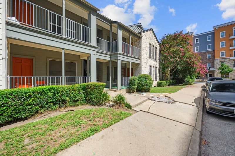 Virtual tour of 2529 Rio Grande ST Unit #12