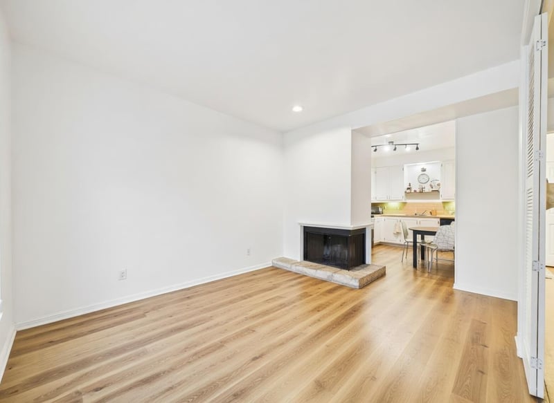 Virtual tour of 2529 Rio Grande ST Unit #24