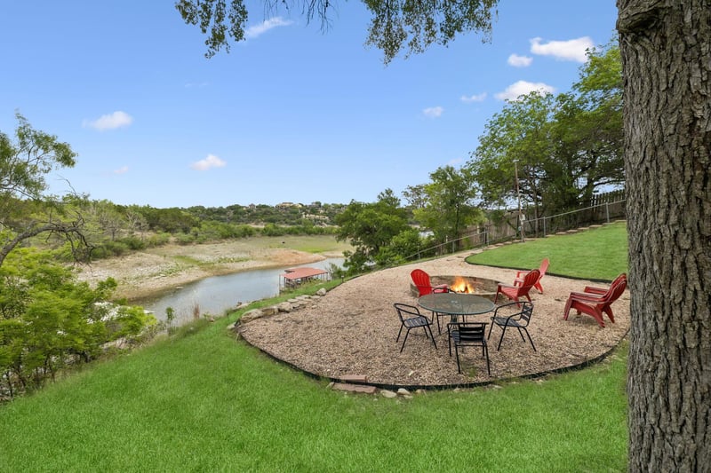 Virtual tour of 25420 Cove DR