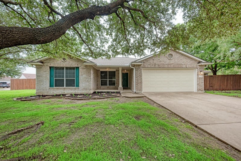 Virtual tour of 2550 Cora CV