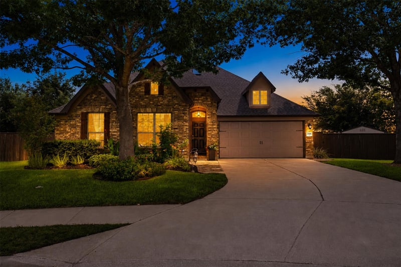 Virtual tour of 2568 Santa Barbara LOOP