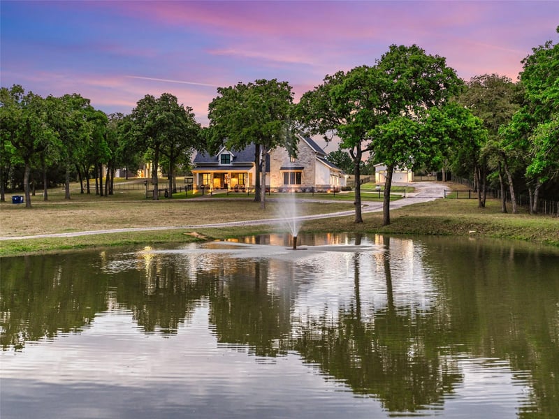 Virtual tour of 2590 FM 535