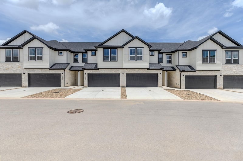 Virtual tour of 2600 Gattis School RD Unit #1004