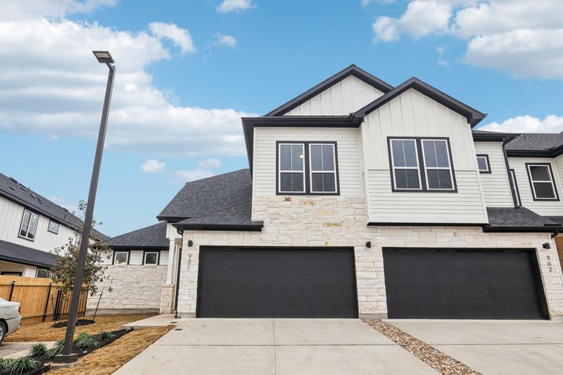 Virtual tour of 2600 Gattis School Road Unit #1001