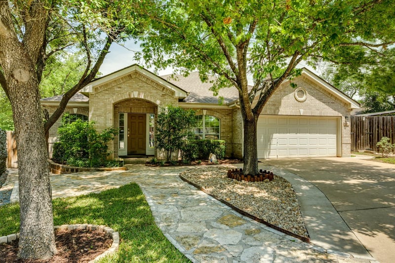 Virtual tour of 2601 Cascade Falls DR