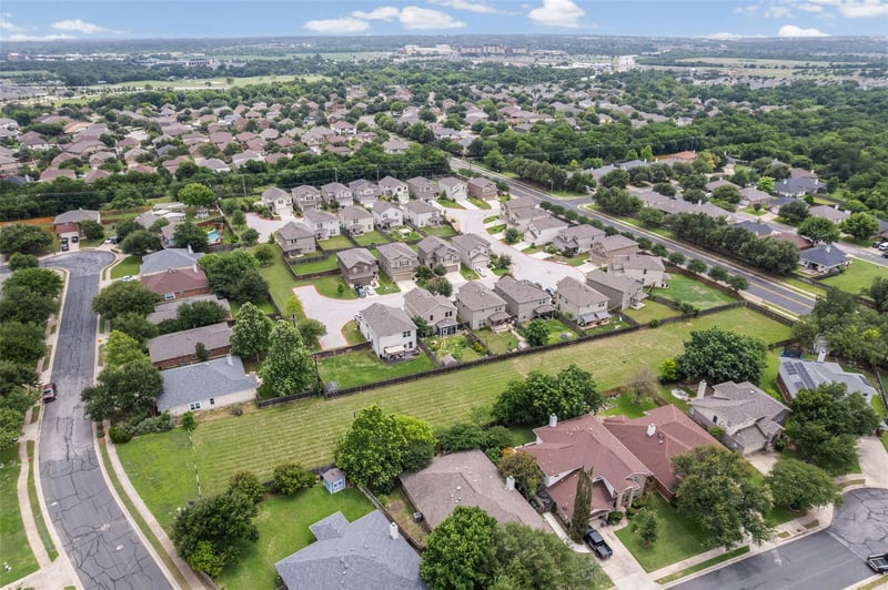 Virtual tour of 2601 Chandler Creek BLVD Unit #11
