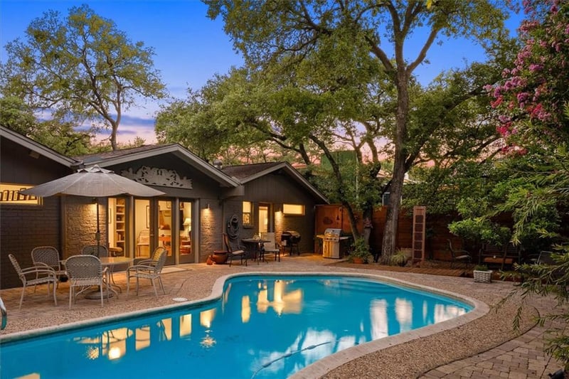Virtual tour of 2602 Foxglen DR