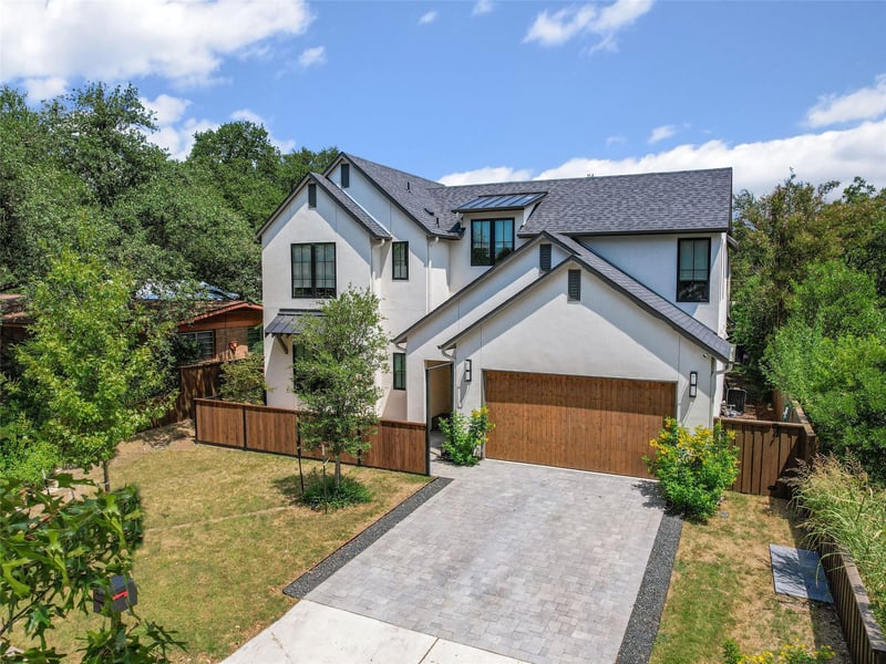 Virtual tour of 2604 Addison Ave