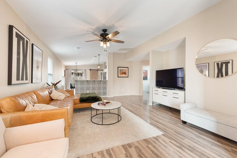 Virtual tour of 2604 James Bausch LN