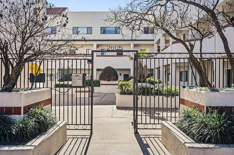 Virtual tour of 2605 Enfield RD Unit #106