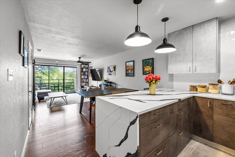 Virtual tour of 2605 Enfield RD Unit #209