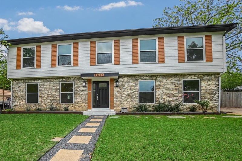 Virtual tour of 2605 Loyola LN