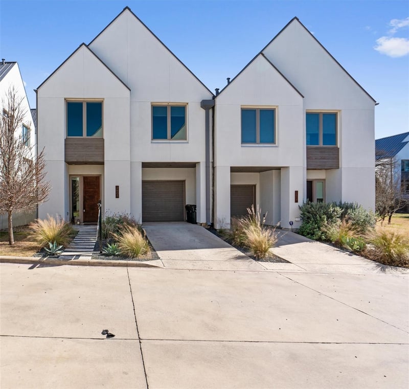 Virtual tour of 2605 Sutherland ST